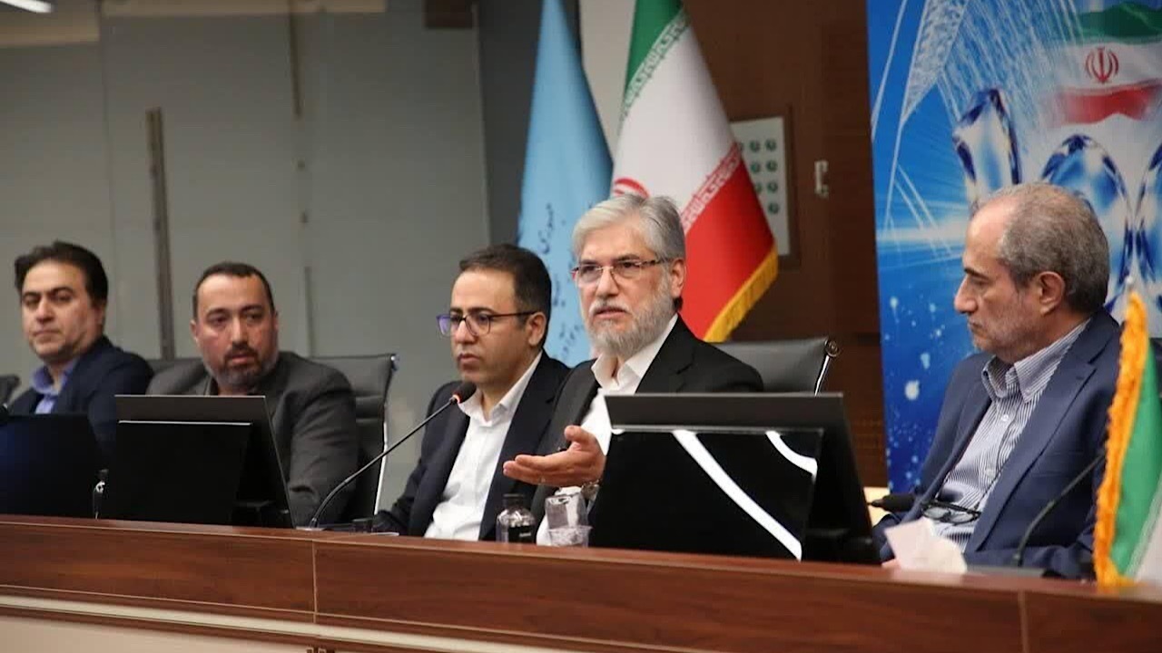 دعوت حسین سیمایی وزیر علوم از دختران جمهوری آذربایجان برای تحصیل در ایران